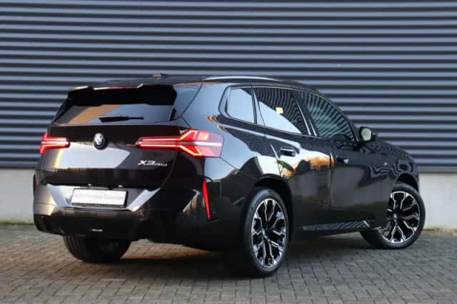 BMW X3 (2024) thumbnail 2