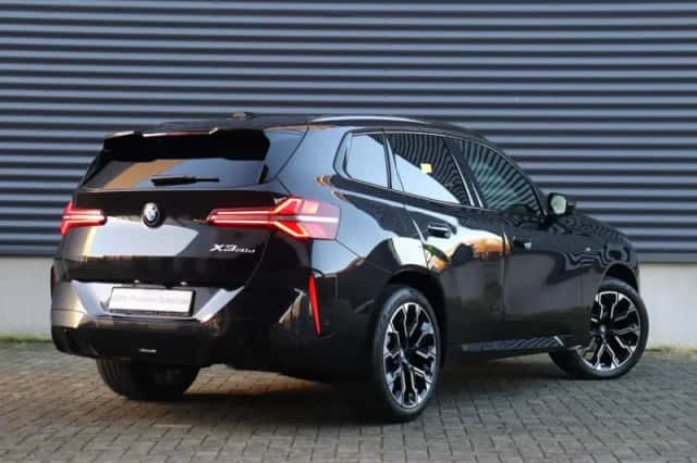BMW X3 (2024) thumbnail 2