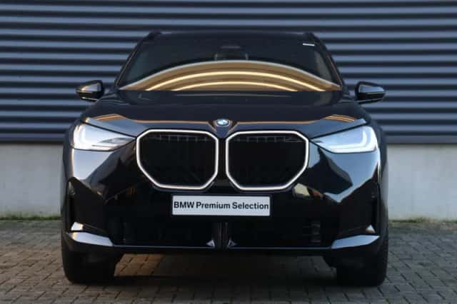 BMW X3 (2024) thumbnail 3