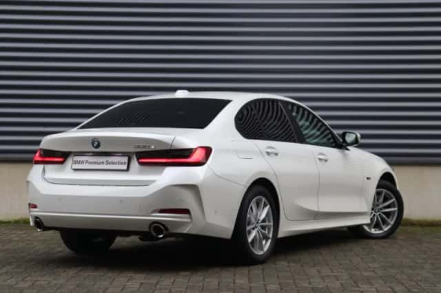 BMW 3-Serie (2023) thumbnail 2