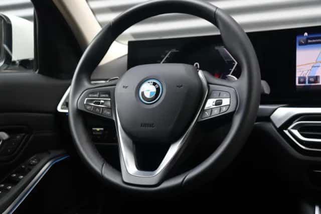 BMW 3-Serie (2023) thumbnail 32