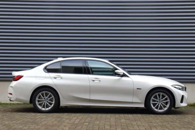 BMW 3-Serie (2023) thumbnail 5
