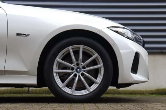 BMW 3-Serie (2023) thumbnail 6