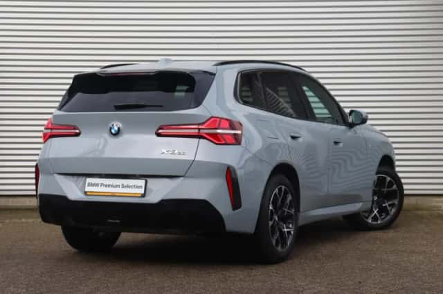 BMW X3 (2025) thumbnail 2