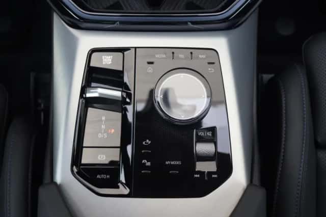BMW X3 (2025) thumbnail 16