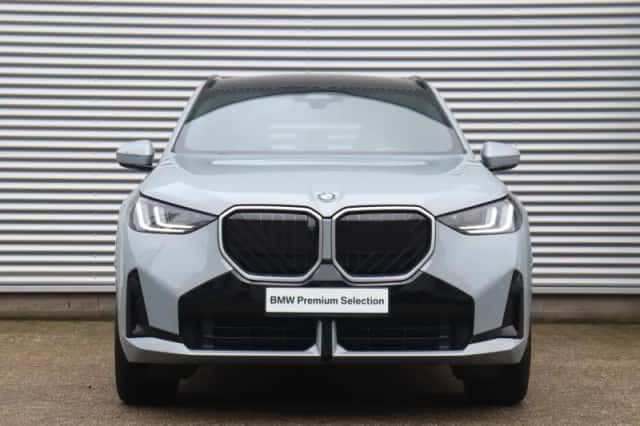 BMW X3 (2025) thumbnail 3