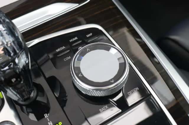 BMW X5 (2019) thumbnail 25