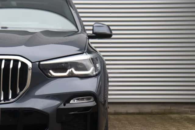 BMW X5 (2019) thumbnail 41