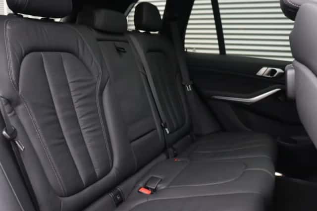 BMW X5 (2019) thumbnail 10