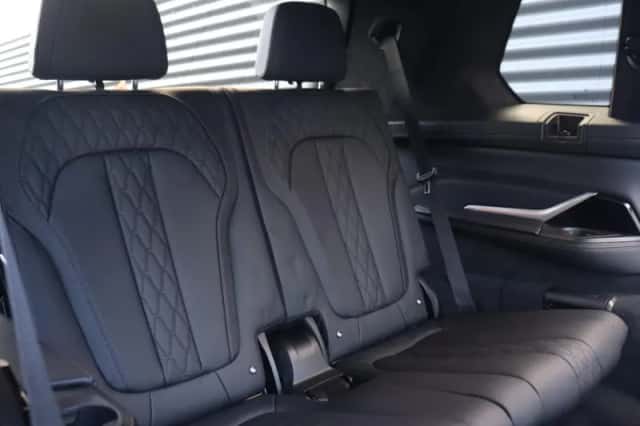 BMW X7 (2021) thumbnail 12
