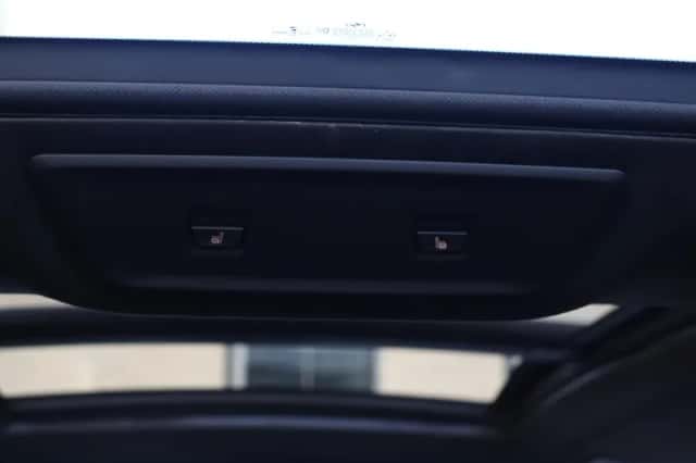 BMW X7 (2021) thumbnail 15