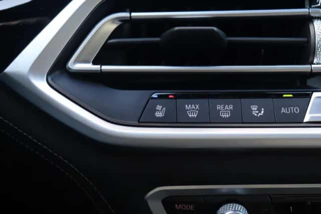 BMW X7 (2021) thumbnail 23