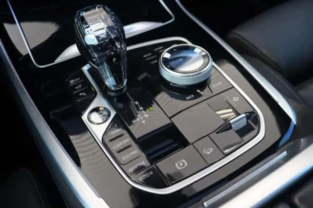 BMW X7 (2021) thumbnail 24