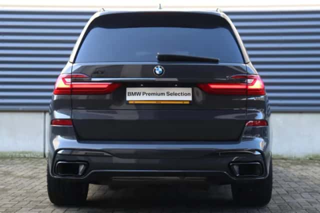 BMW X7 (2021) thumbnail 4