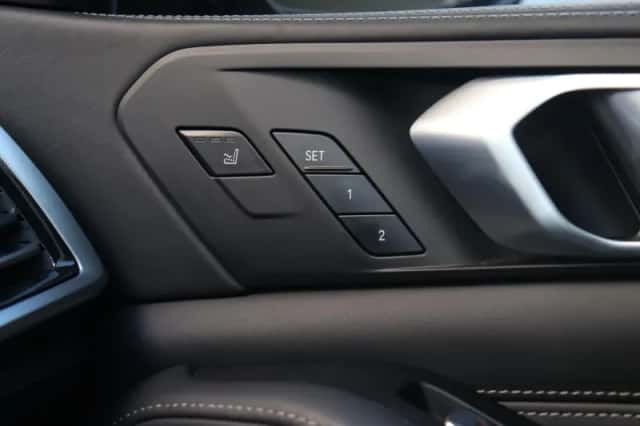 BMW X7 (2021) thumbnail 42