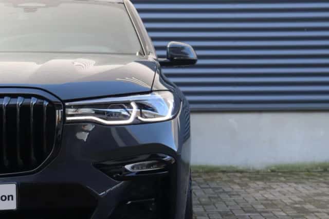 BMW X7 (2021) thumbnail 48