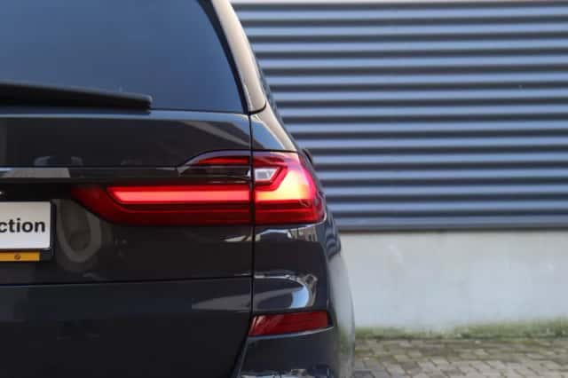 BMW X7 (2021) thumbnail 49