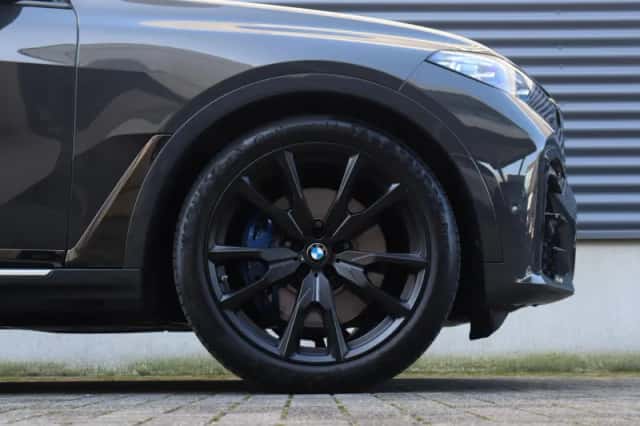 BMW X7 (2021) thumbnail 6