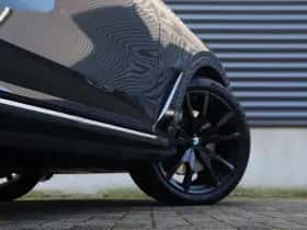 BMW X7 (2021) thumbnail 7