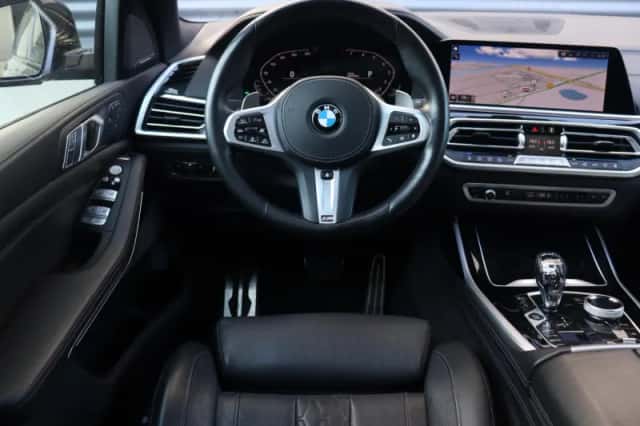 BMW X7 (2021) thumbnail 9