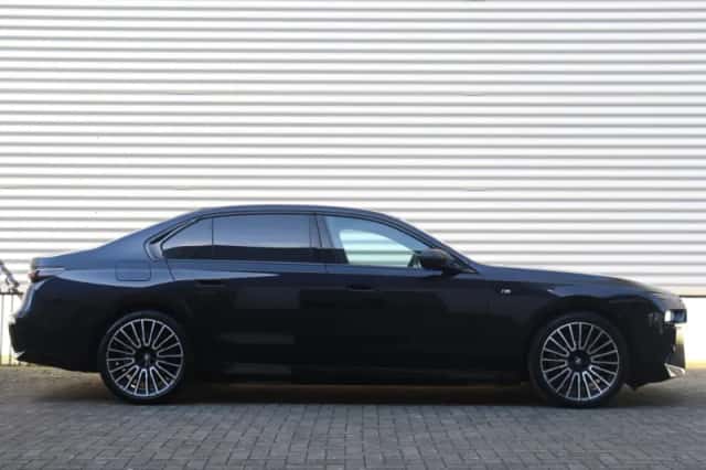 BMW 7-Serie (2025) thumbnail 5