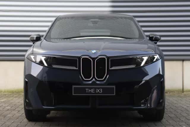 BMW iX3 (2026) thumbnail 3
