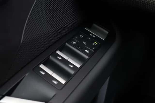 BMW iX3 (2026) thumbnail 35