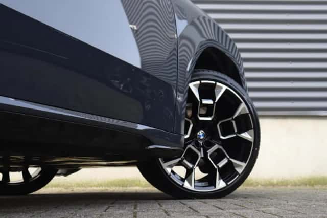 BMW iX3 (2026) thumbnail 7