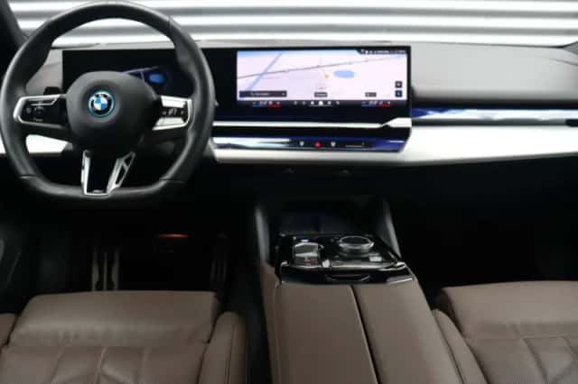 BMW i5 (2025) thumbnail 11