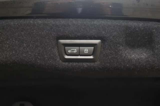 BMW i5 (2025) thumbnail 13