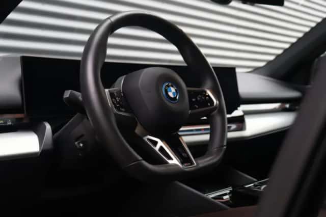 BMW i5 (2025) thumbnail 16
