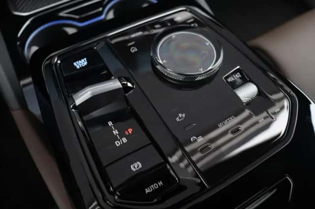 BMW i5 (2025) thumbnail 19