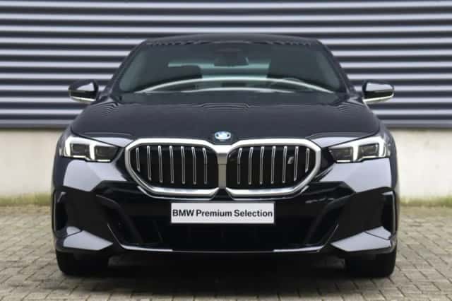BMW i5 (2025) thumbnail 3