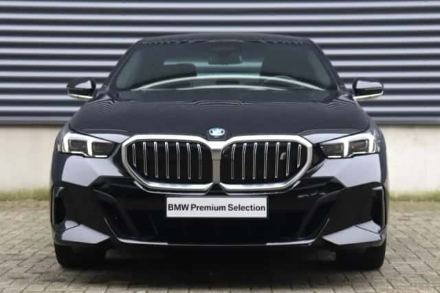 BMW i5 (2025) thumbnail 3