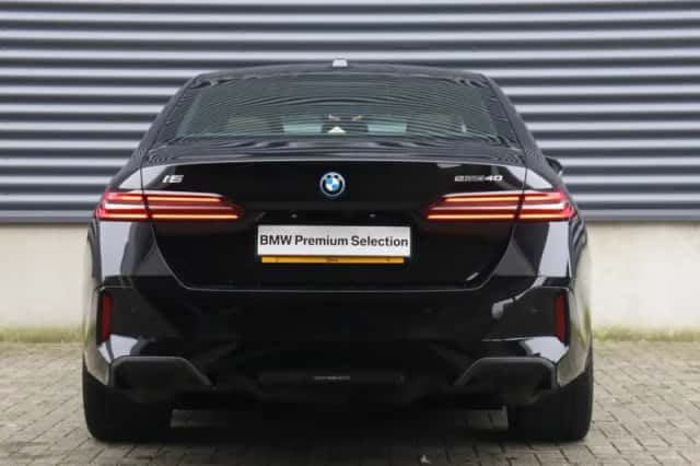 BMW i5 (2025) thumbnail 4