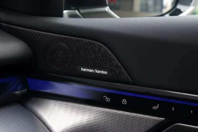 BMW i5 (2025) thumbnail 32