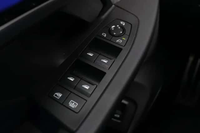 BMW i5 (2025) thumbnail 35