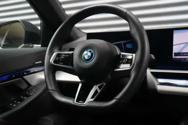 BMW i5 (2025) thumbnail 36