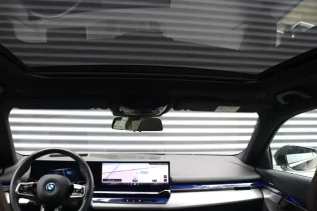 BMW i5 (2025) thumbnail 37