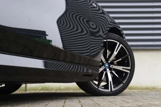 BMW i5 (2025) thumbnail 7