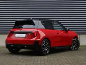 MINI Cooper (2024) thumbnail 2