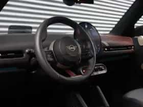 MINI Cooper (2024) thumbnail 14
