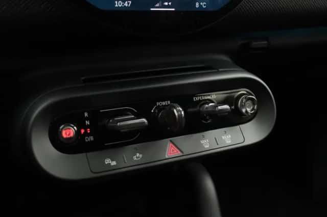 MINI Cooper (2024) thumbnail 17