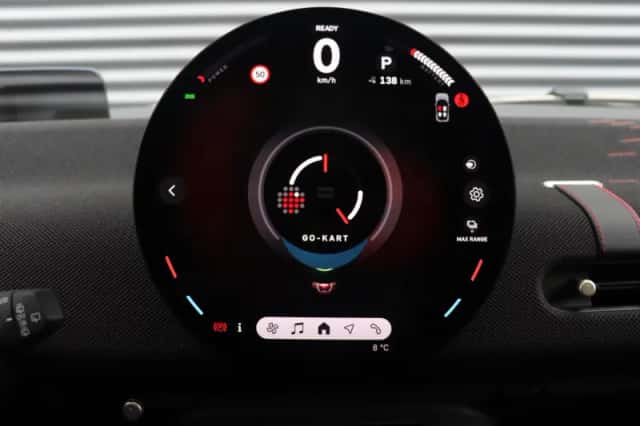 MINI Cooper (2024) thumbnail 24