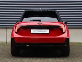 MINI Cooper (2024) thumbnail 4