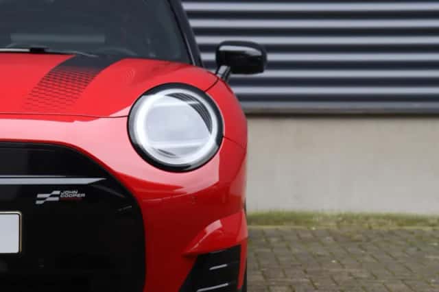 MINI Cooper (2024) thumbnail 33