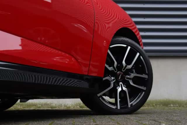 MINI Cooper (2024) thumbnail 7