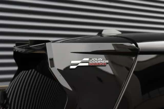 MINI Cooper (2024) thumbnail 8