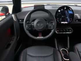 MINI Cooper (2024) thumbnail 10
