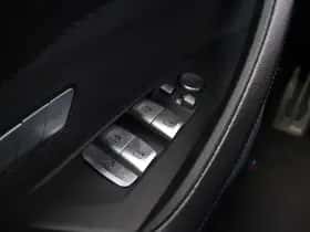 BMW i4 (2022) thumbnail 32